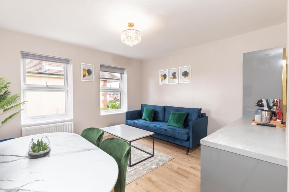 Ocean Apartments, Apartment 1 - Bright And Modern 1 Bedroom Apartment リトルハンプトン エクステリア 写真